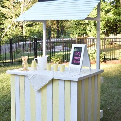 Sawdust Saturday: Lemonade Stand