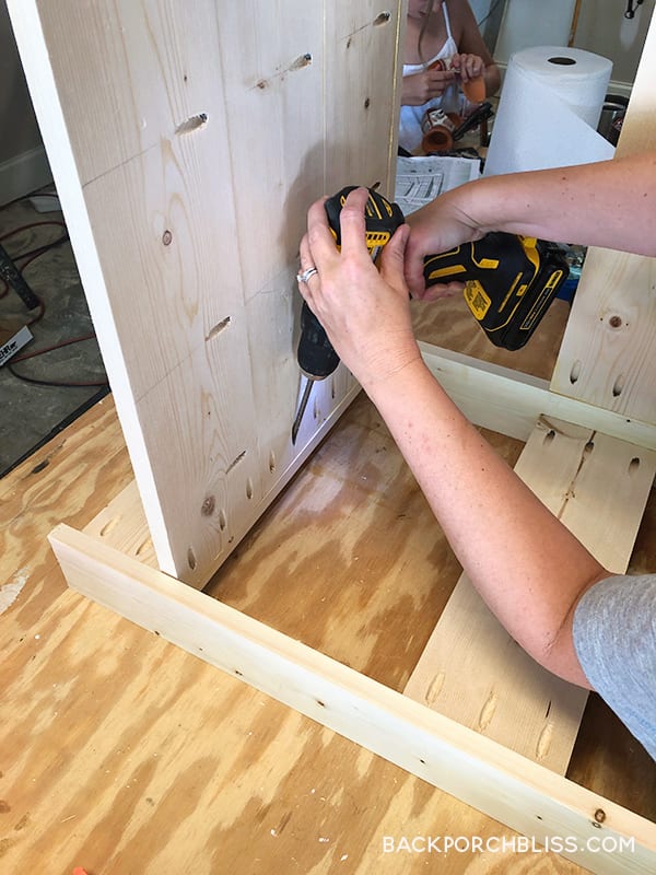 attaching desk tray to legs