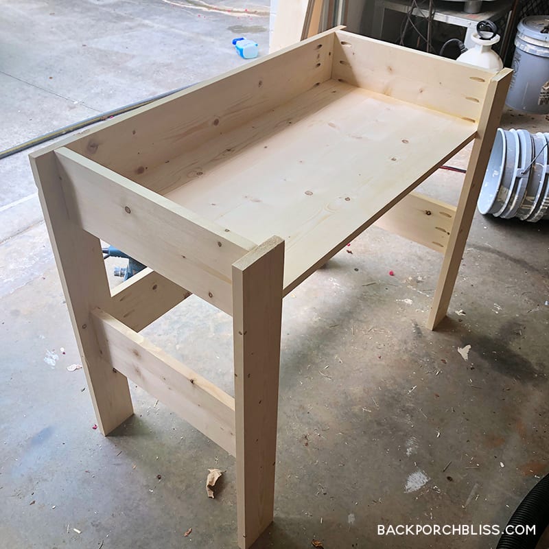 assembling desk