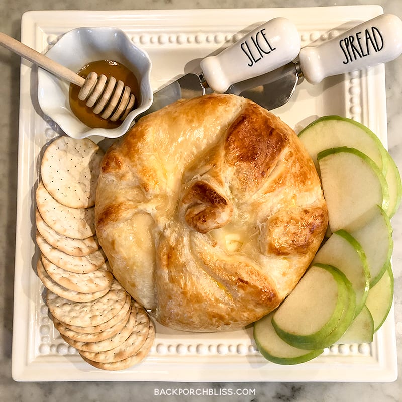 Apples-and-Honey Baked Brie Recipe