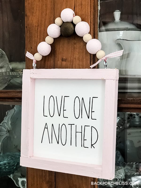 Share the Love with this Adorable DIY Mini Sign