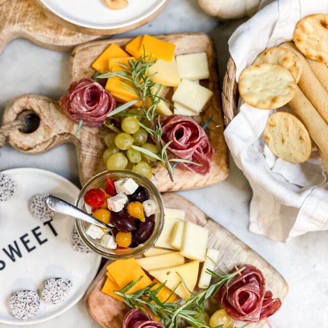 I’m not going to pretend to know all the rules of charcuterie, because I don’t know them. Ha! But I will share a few simple tips I used to make these adorable shortcut charcuterie MINI BOARDS. Aren’t they the cutest? Jeff and I have been talking about making mini charcuterie boards, but when I walked into @fiddleandfigmarket and saw these, they were so affordable I just went ahead and purchased them. On the blog, I share charcuterie ideas and a quick @traderjoes list and must-haves to keep it simple. Link in bio @backporchbliss. 🍁🍇🥂🧀

#charcuterietips, #charcuterieboard #smallbites #food52 #easyrecipes #simplerecipes #easyappetizers #cocktailparty #shortrecipes #traderjoes #traderjoesfinds #fiddleandfigmarket #minicharcuterie #minicharcuterieboard #backporchbliss #simblissity